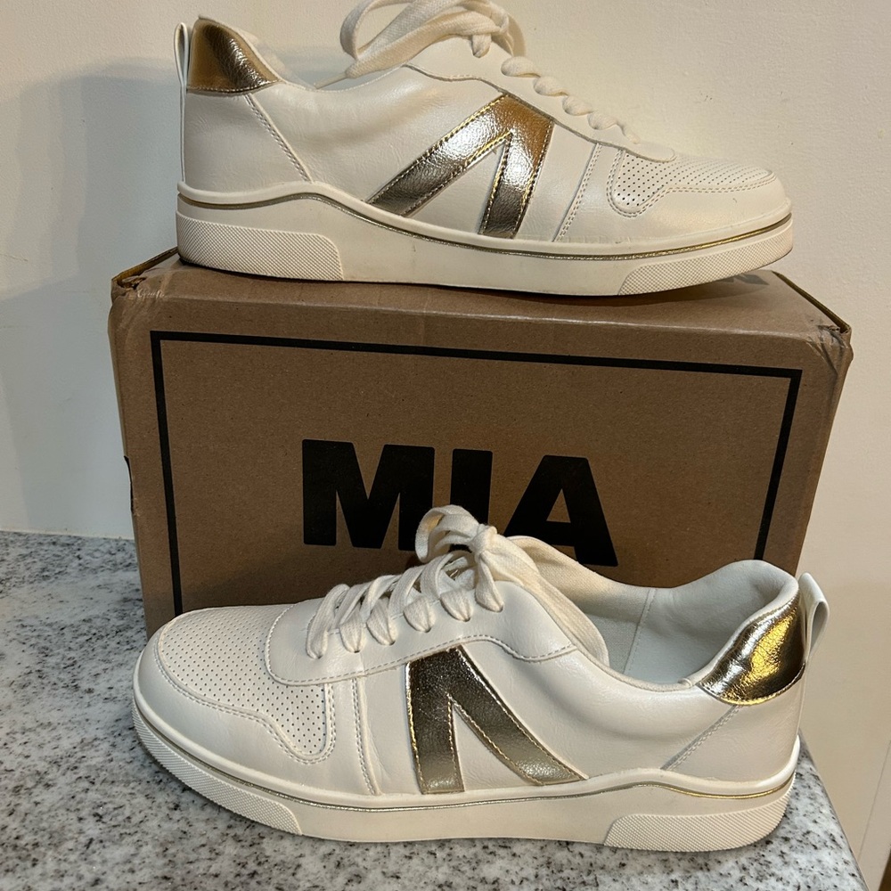 MIA Women's White and Gold Sneakers